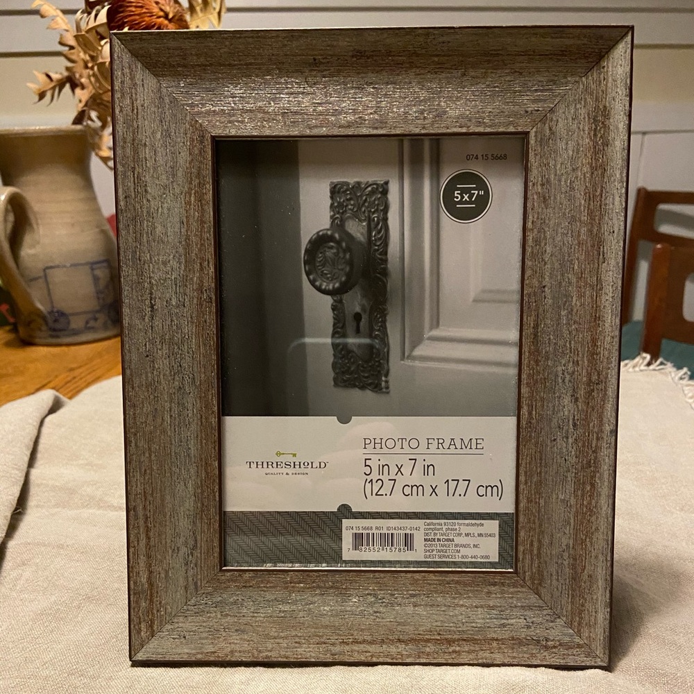 Threshold 5”x7” Frame